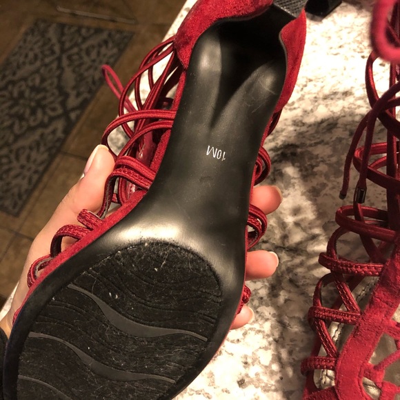 Raspberry color heels. Size 10 - Picture 1 of 3